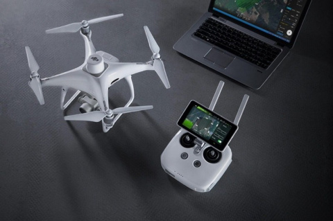 Dron DJI Phantom 4 RTK + stacja D-RTK2 Combo