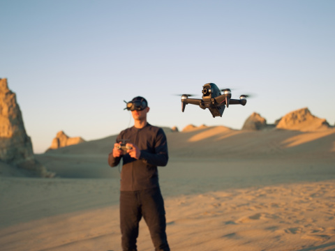 Dron DJI FPV Combo + Fly More Kit + Motion Controller + 2-letnie ubezpieczenie